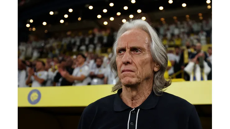 Jorge Jesus ta livre - Foto: Yasser Bakhsh/Getty Images
