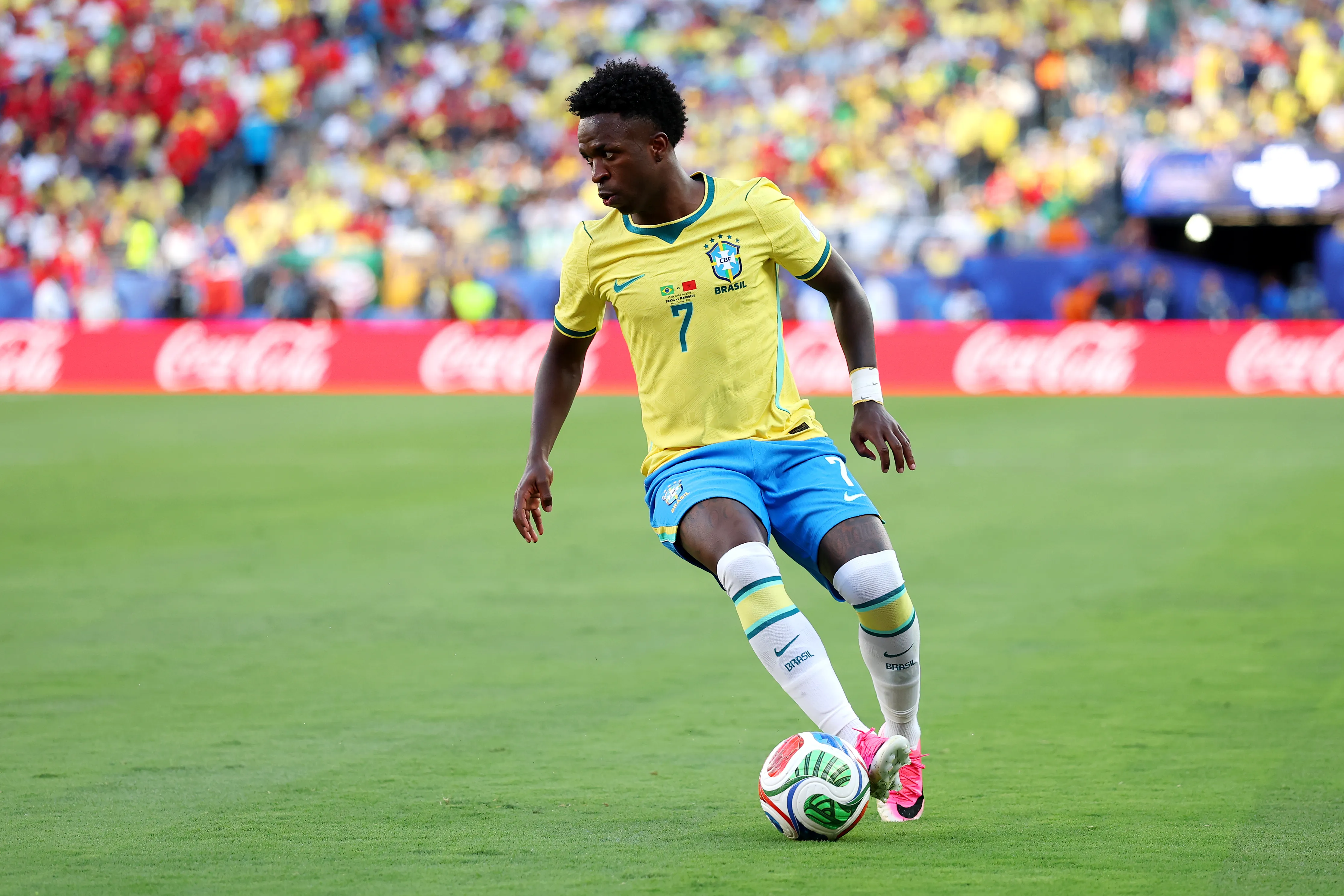 EAST RUTHERFORD, NEW JERSEY – JUNE 13: Vinicius Junior #7 of Brazil controls the ball during the FIFA World Cup 2026 Group C match between Brazil and Morocco at New York New Jersey Stadium on June 13, 2026 in East Rutherford, New Jersey. (Photo by Darrian Traynor/Getty Images)