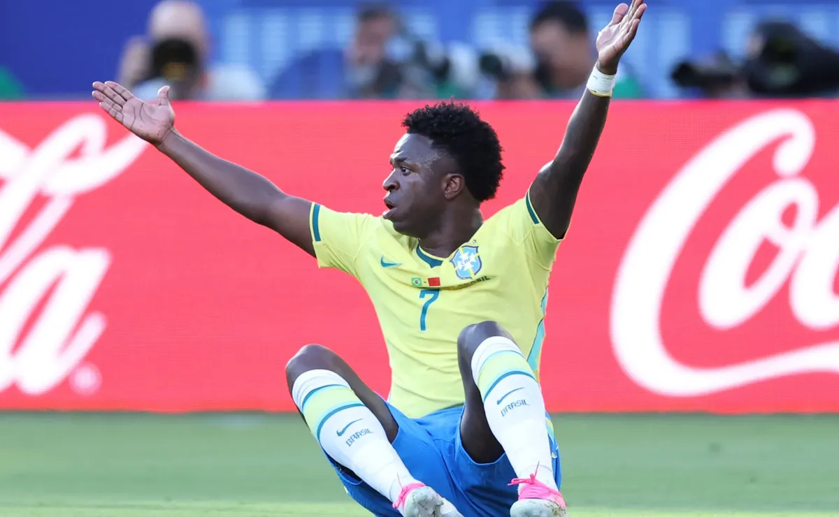 Brasil fica fora da elite da Fifa e vê Vini Jr. carregar destaque individual