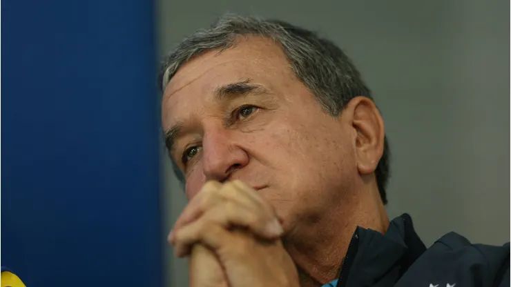 Parreira, de 84 anos, luta contra quadro de inflamação pulmonar e está em situação grave em hospital do Rio
