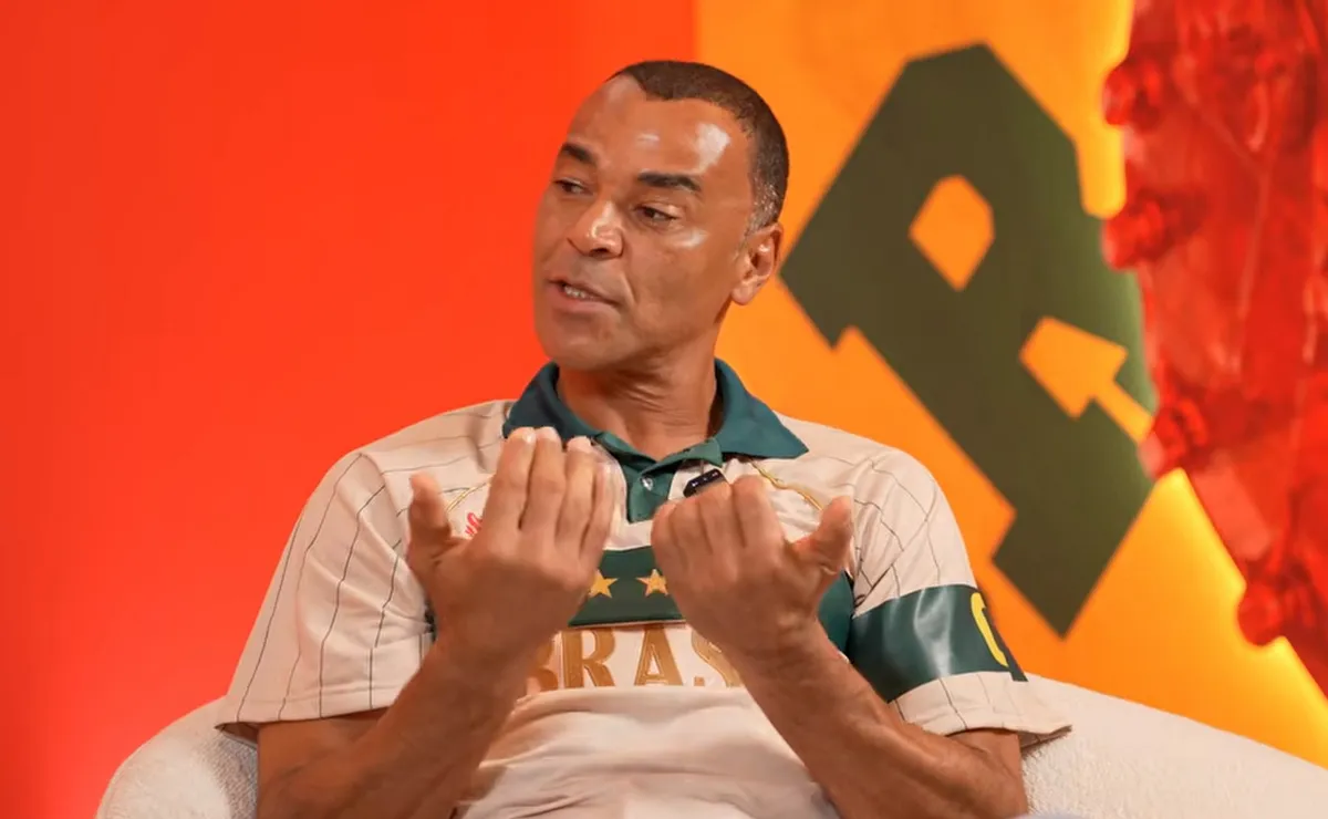 Cafu critica geração de laterais “preguiçosos” do Brasil: “Não vão à linha de fundo”
