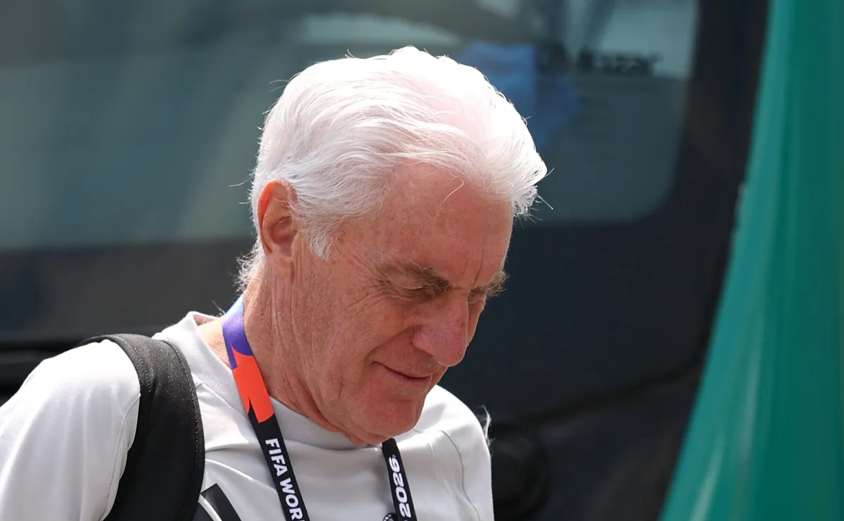 Hugo Broos, treinador da África do Sul, faz fortes críticas ao Mercedes Benz-Stadium: “Não é de futebol”