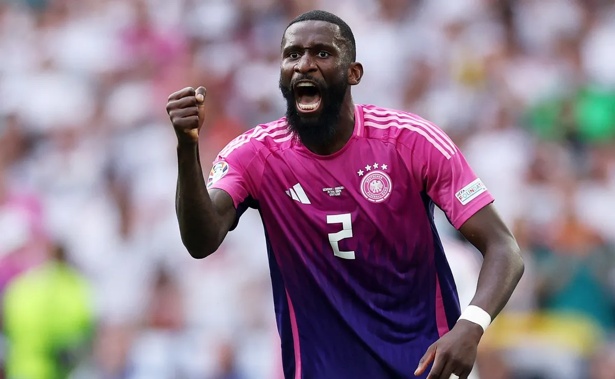 Rudiger perde titularidade na Alemanha, mas descarta polêmica na Copa do Mundo: “Aceito totalmente”