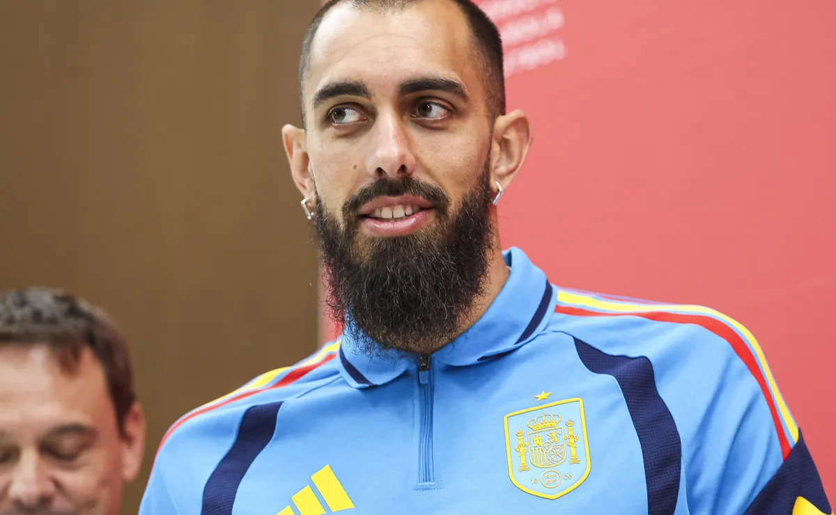 Borja Iglesias é barrado na concentração da Espanha na Copa do Mundo 2026: “Você é jogador?”