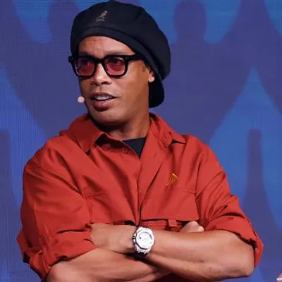 Ronaldinho define orgulho por Messi após artilharia em Copas