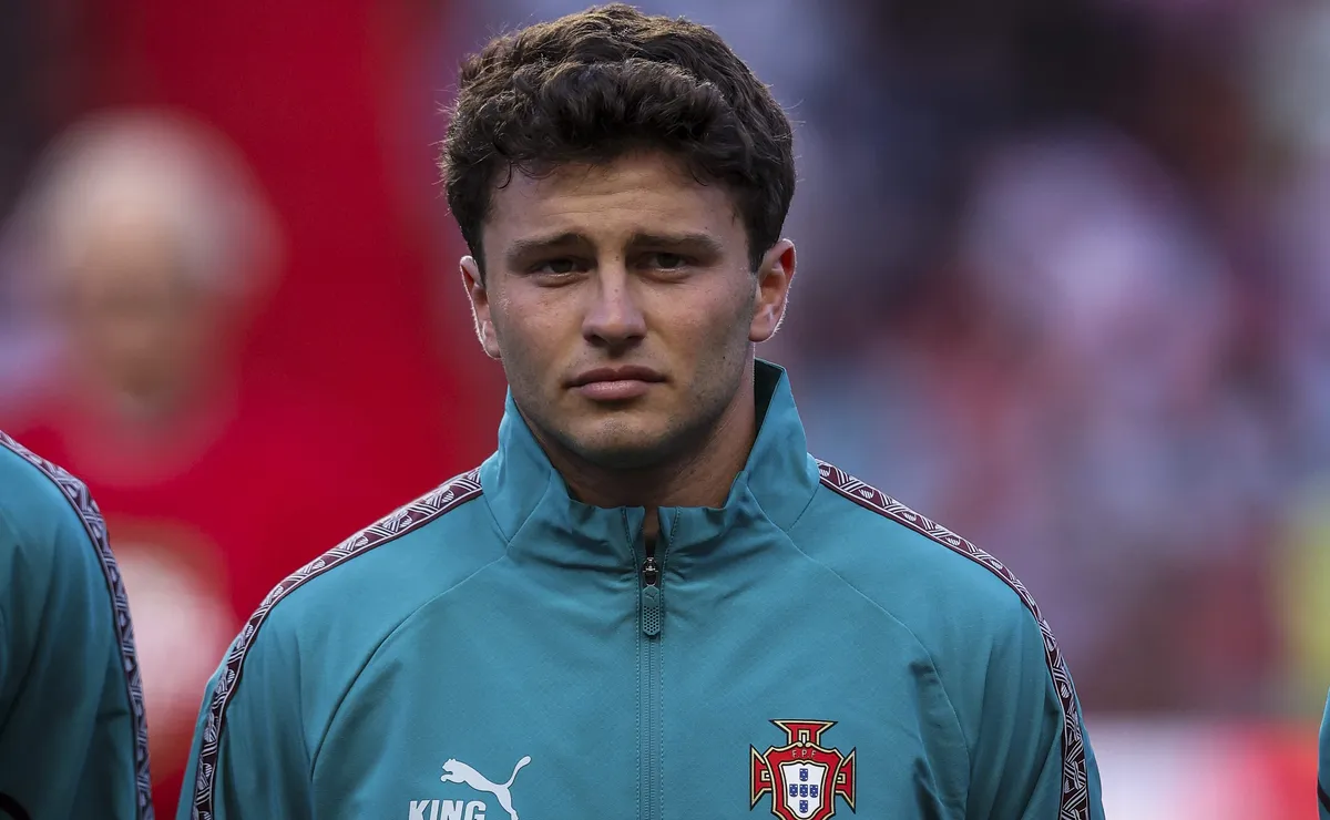 João Neves é criticado após afirmar que Cristiano Ronaldo não é diferente dos outros em Portugal