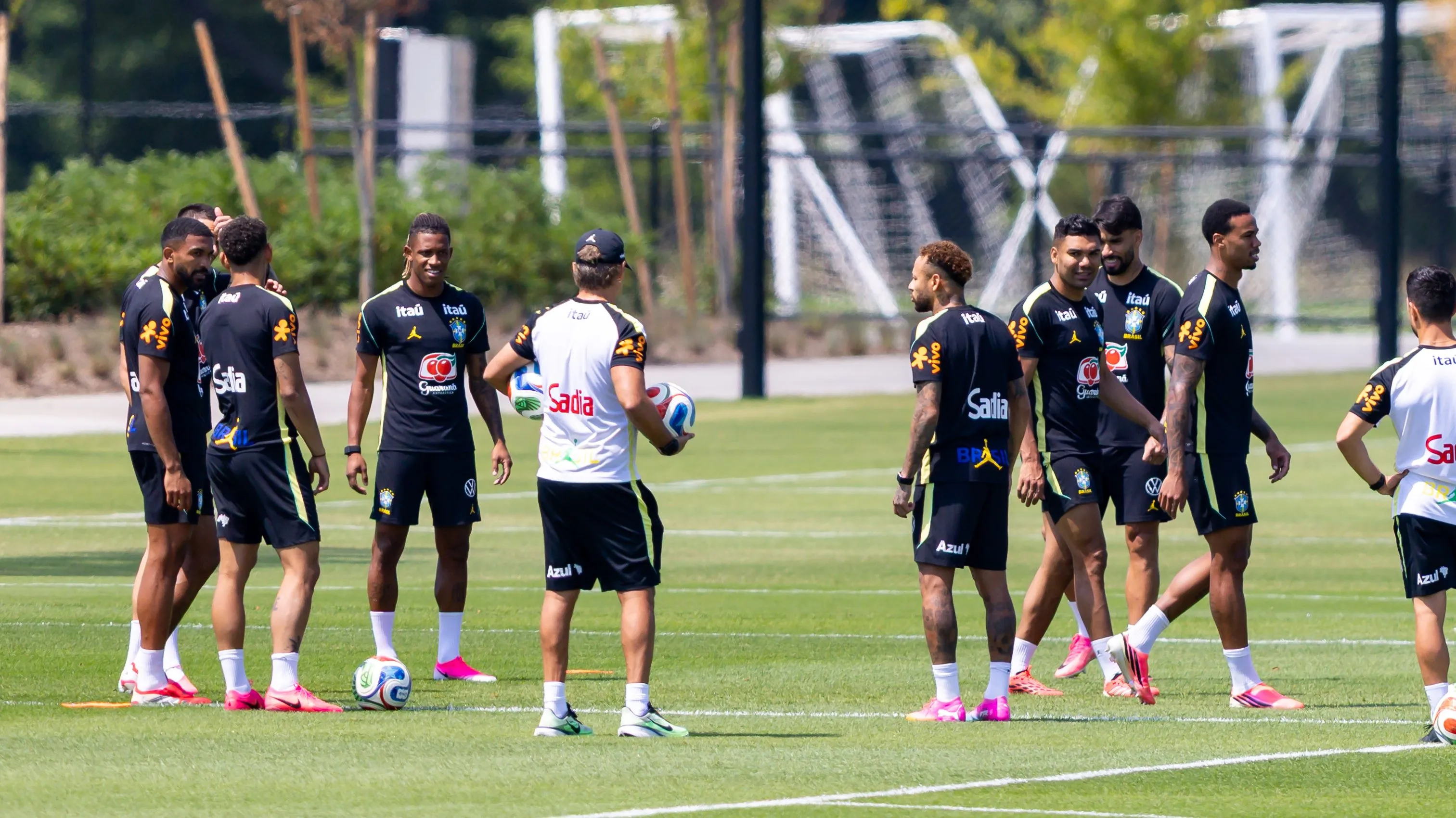 Neymar ainda não está 100% apto - Foto: Rodolfo Buhrer/AGIF.