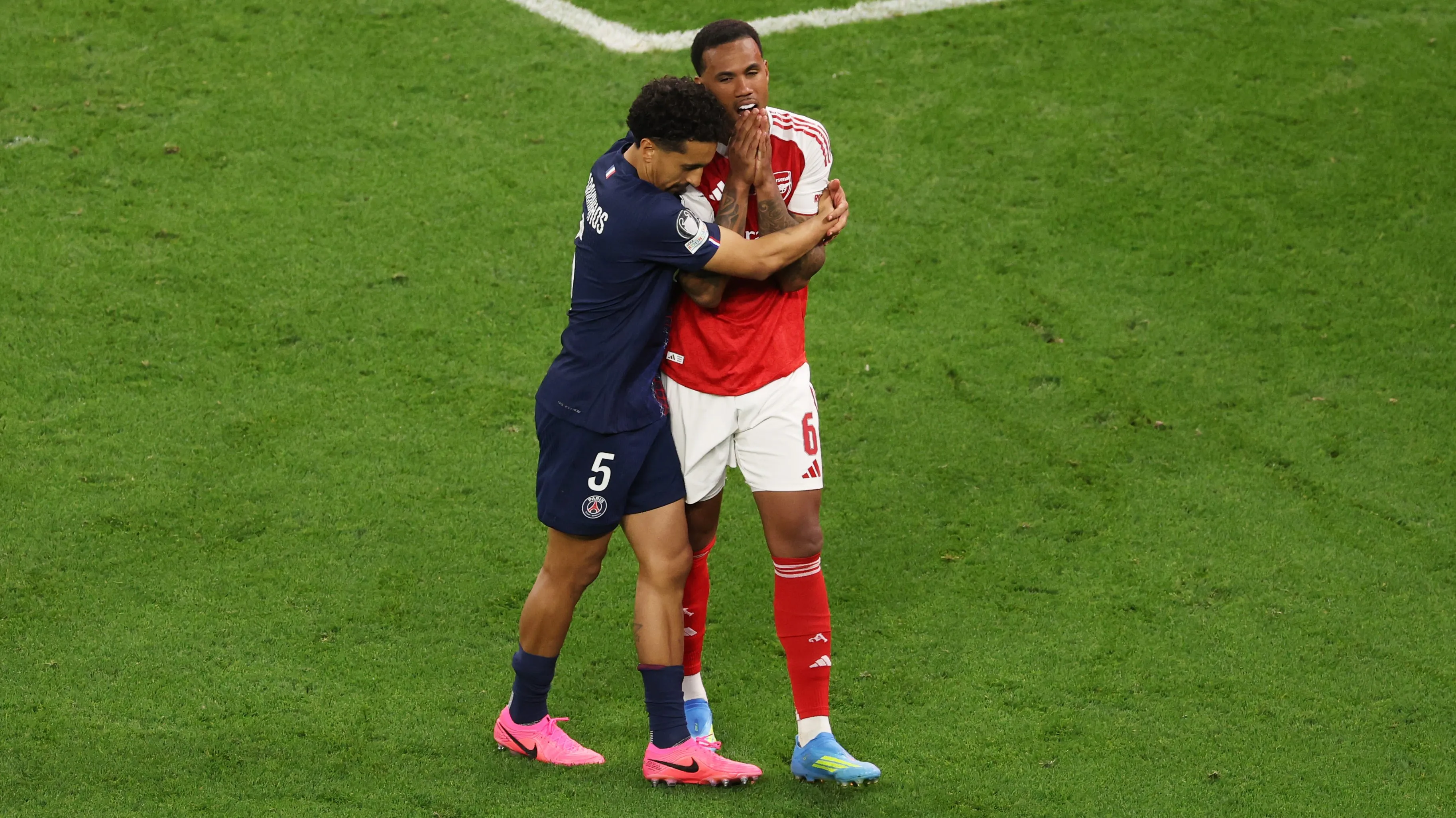 Marquinhos e Gabriel na final da Champions. (Photo by Richard Heathcote/Getty Images)