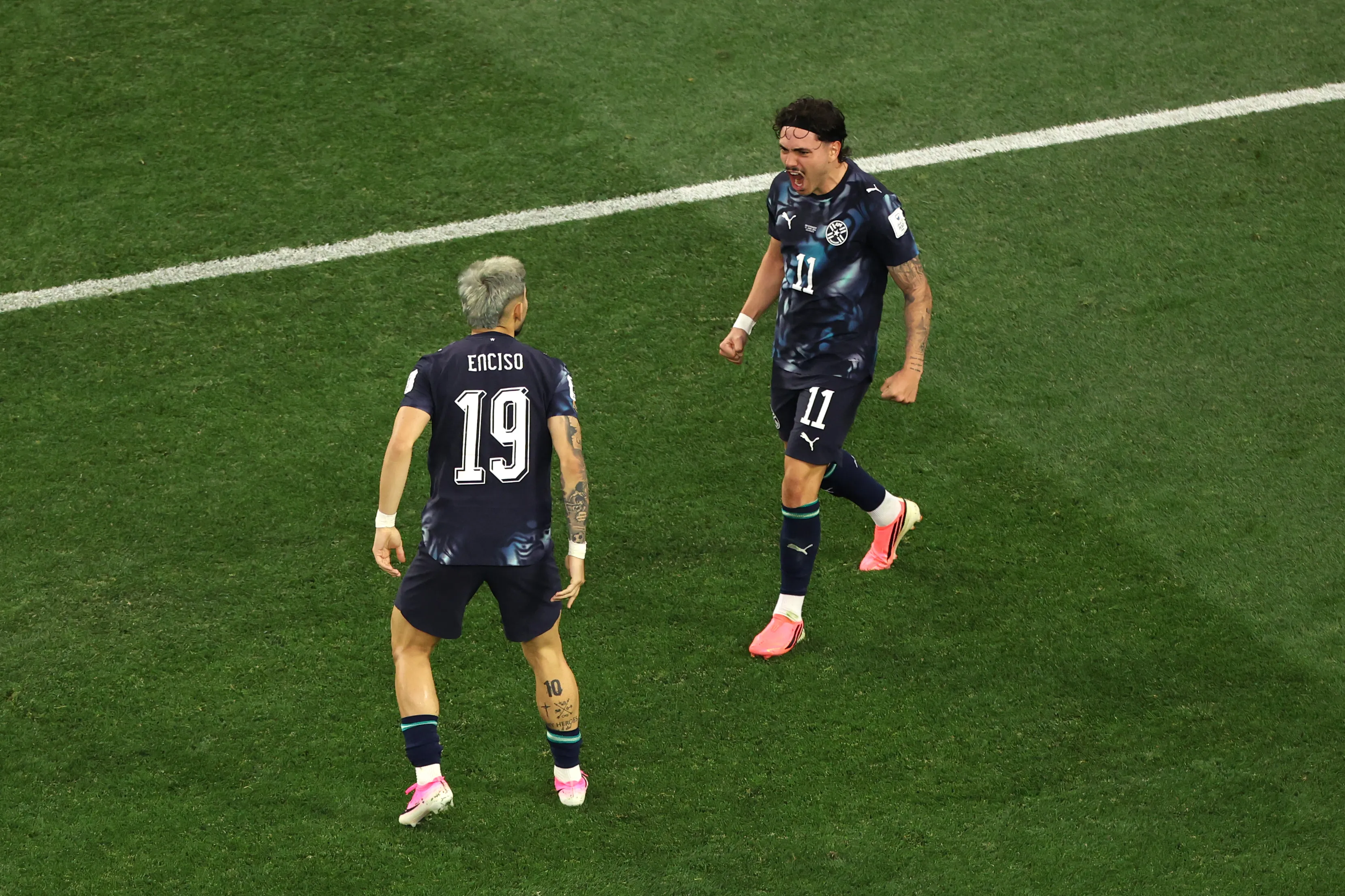 Maurício marcou pelo Paraguai na estreia na Copa do Mundo. Foto: Harry How/Getty Images