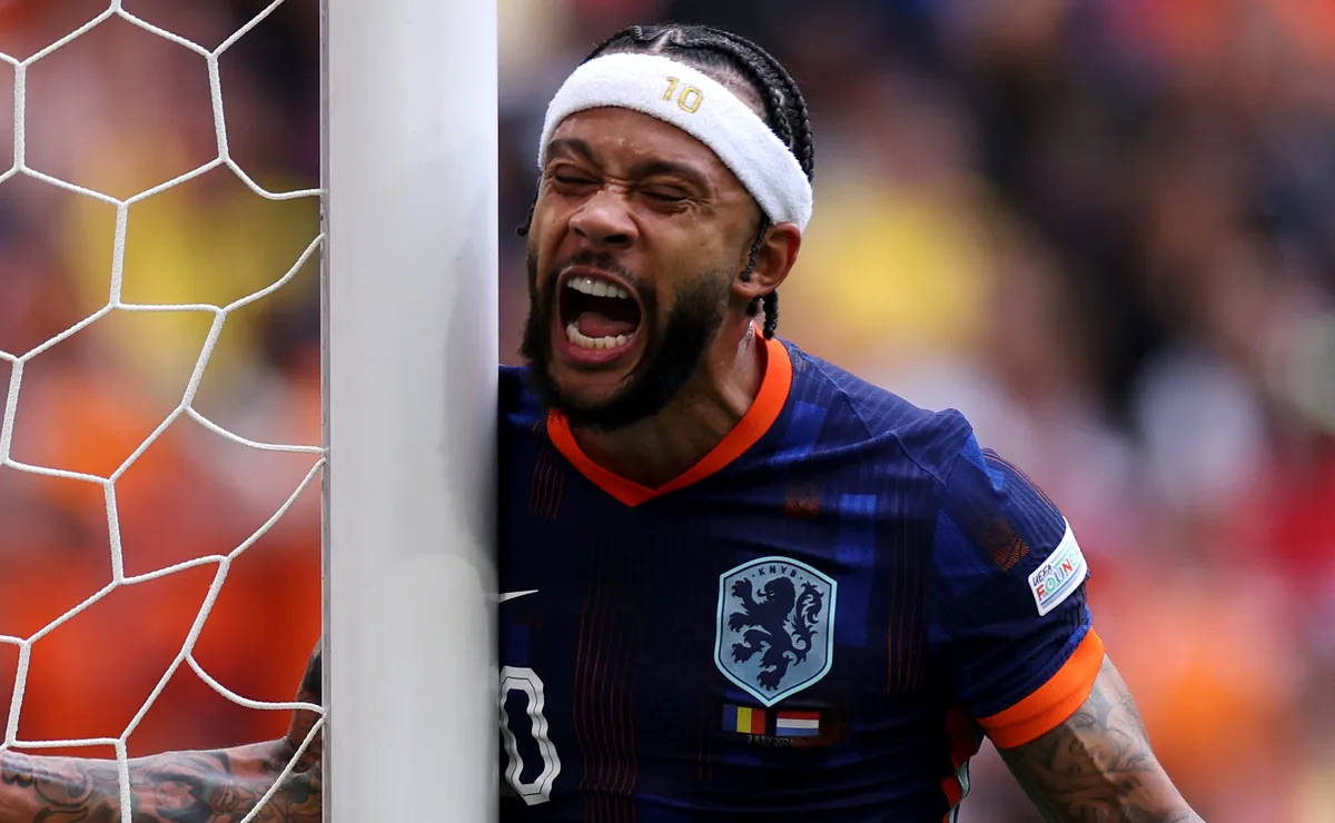 Ronald Koeman define escalação no 2º jogo da Copa do Mundo e Memphis Depay segue reserva na Holanda