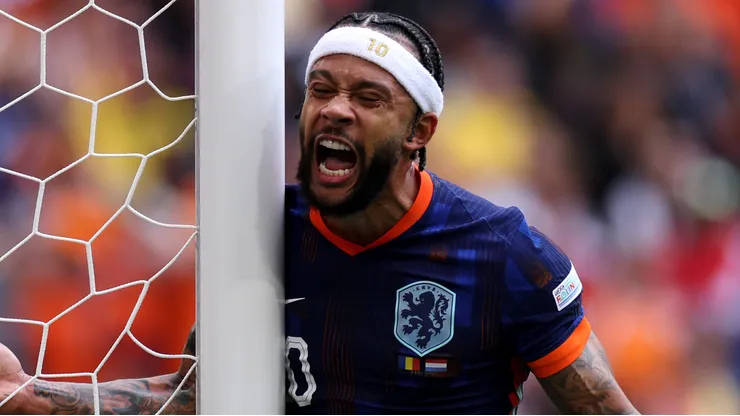 Memphis Depay segue na busca pela titularidade.
