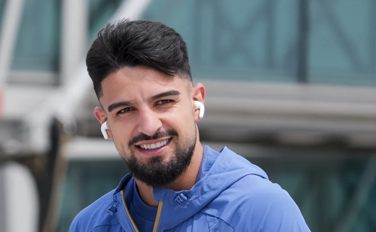 Flaco López segue no banco e vê Alvarez ganhar espaço na Seleção Argentina
