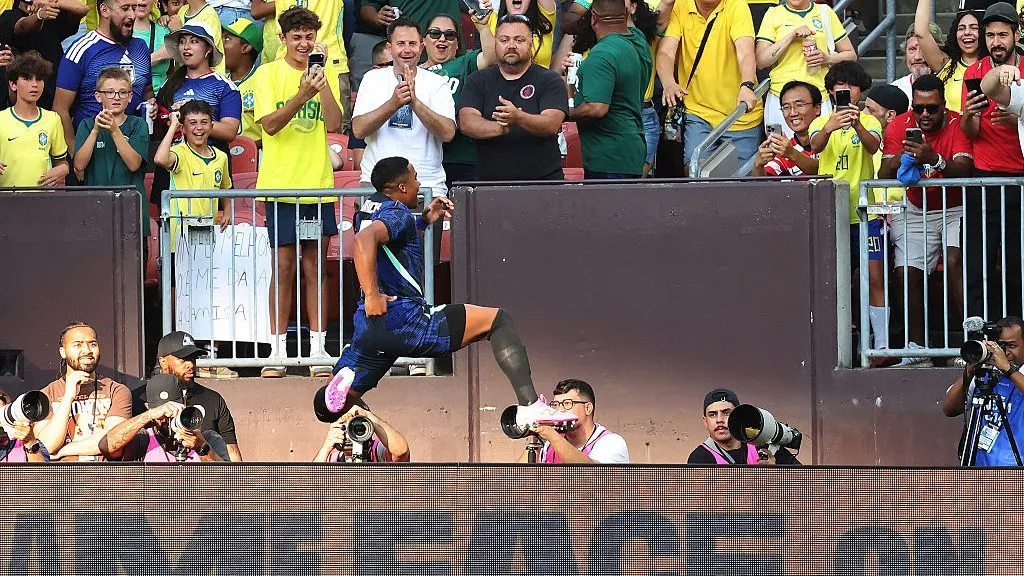 Endrick comemora gol em amistoso contra o Egito: O jovem talento pede passagem – (Photo by Kirk Irwin/Getty Images)