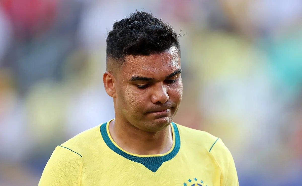 Torcida do Brasil se revolta com Casemiro e pede banco para o volante em entrevista: “Jogou mal”