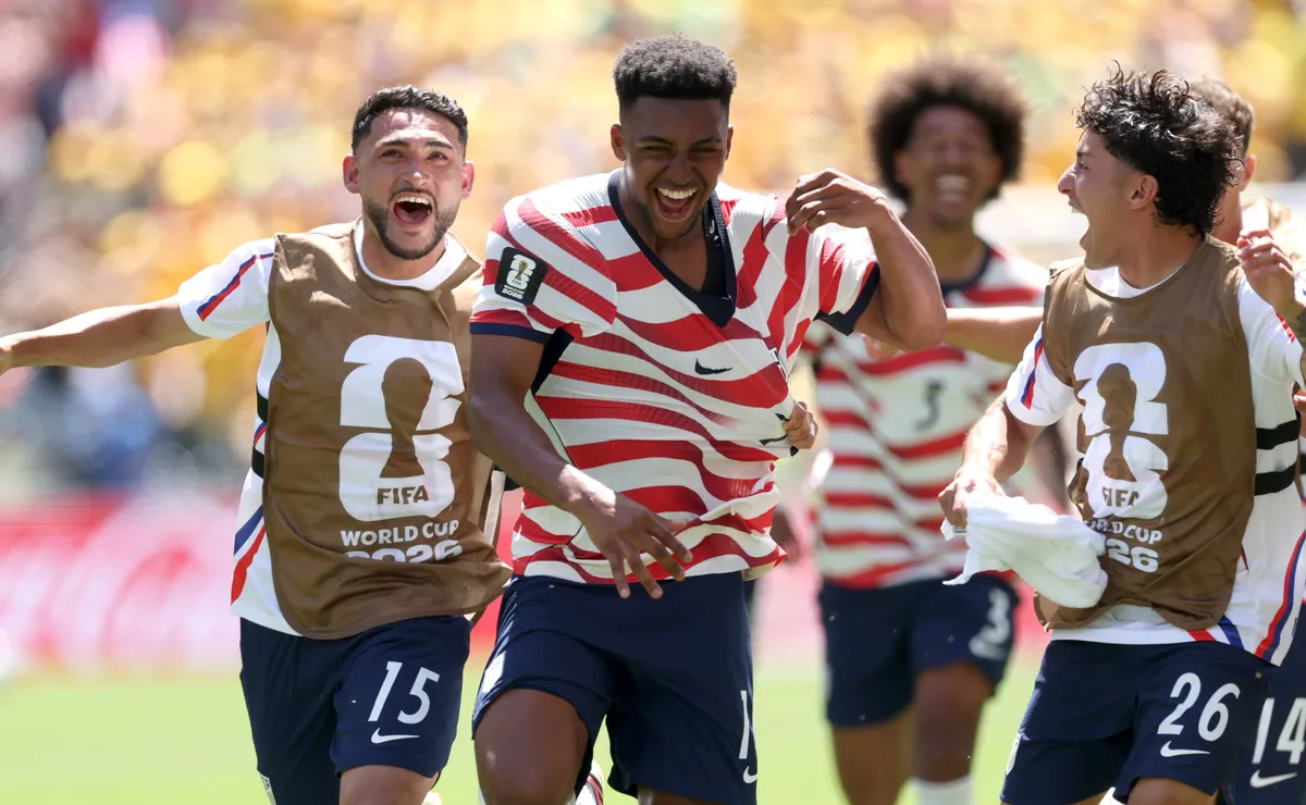 Estados Unidos confirma boa fase contra a Austrália e passa de fase na Copa do Mundo