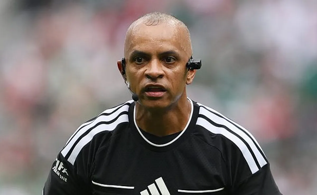 Após recorde de expulsões, Wilton Pereira Sampaio apita em Noruega x Senegal na segunda (22)