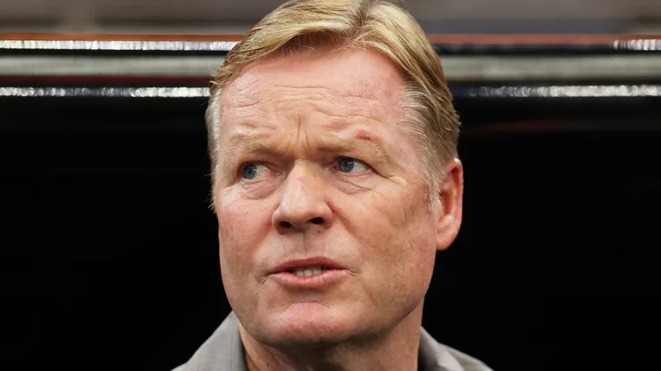 Ronald Koeman durante o jogo de abertura contra o Japão