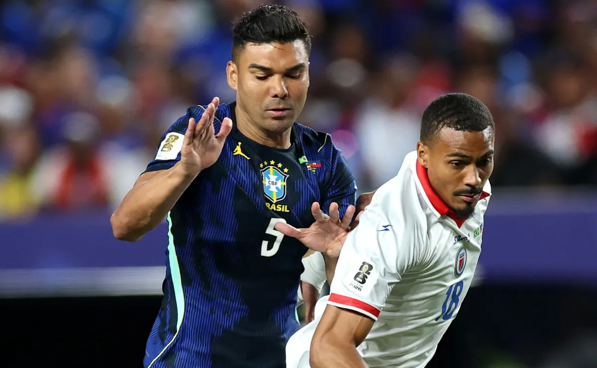 Casemiro lidera ranking de quem mais correu em Brasil x Haiti