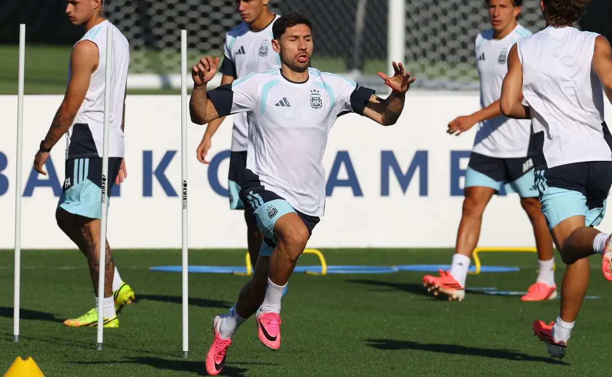 Argentina perde Gonzalo Montiel por lesão e lateral não jogará contra a Áustria na Copa do Mundo