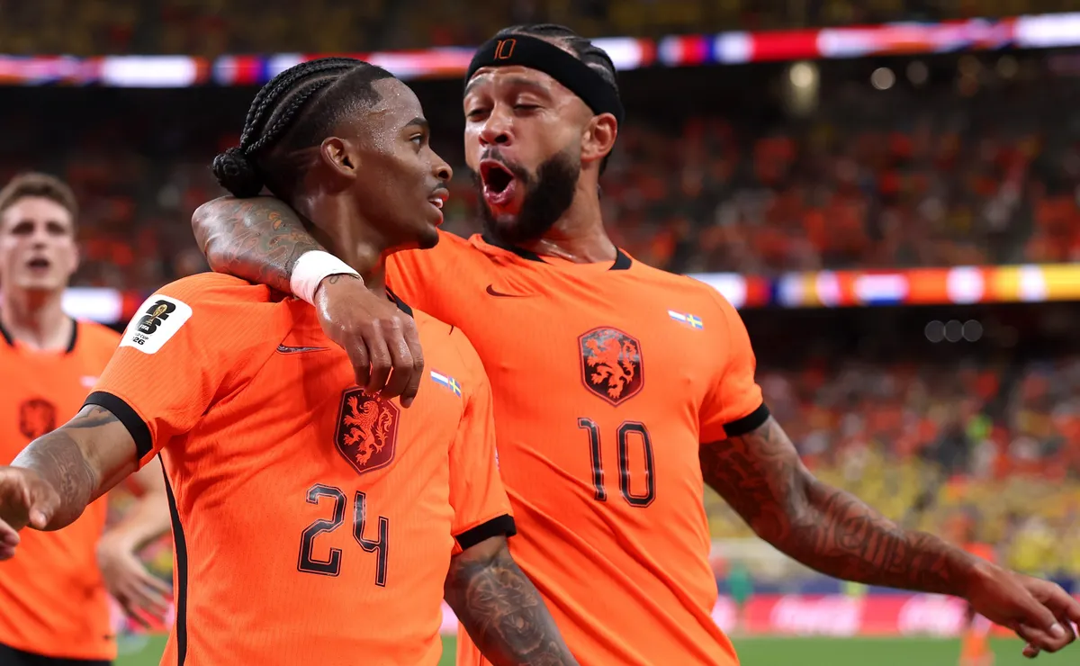 Memphis Depay jogou minutos em Holanda x Suécia e contribuiu com assistência pela Copa do Mundo