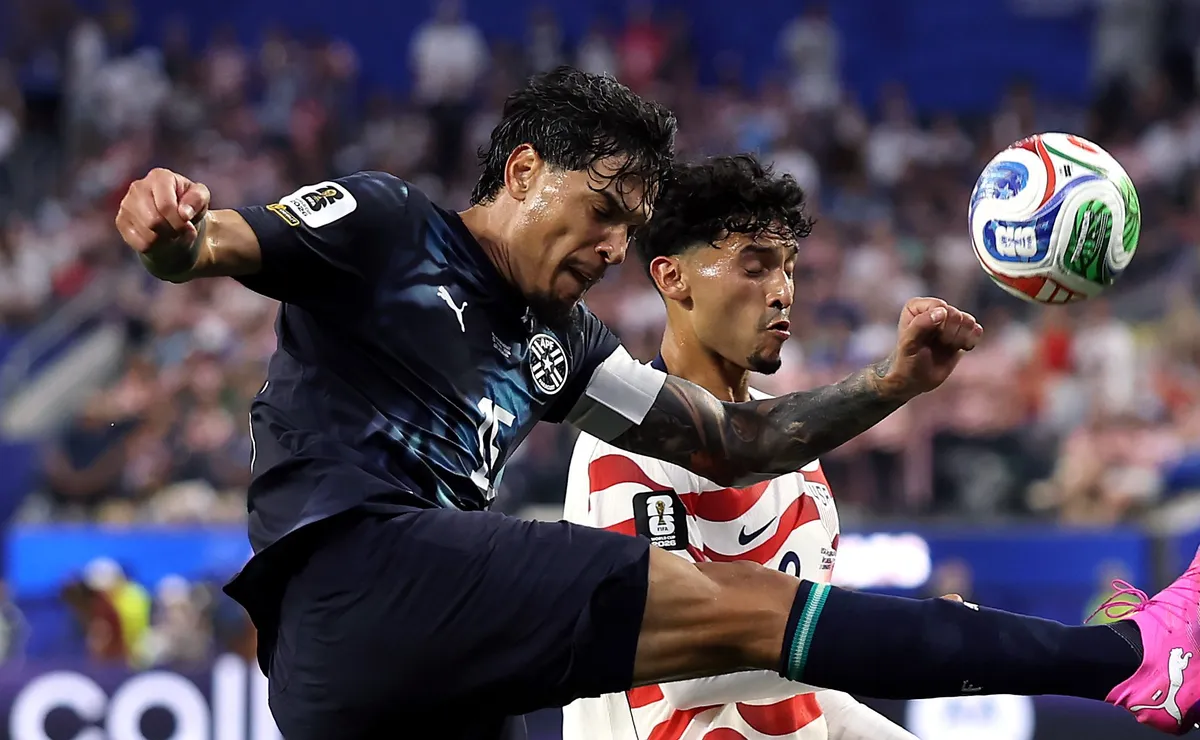 Gustavo Gomez se recupera e iguala recorde de desarmes em uma única partida de Copa por um sul-americano