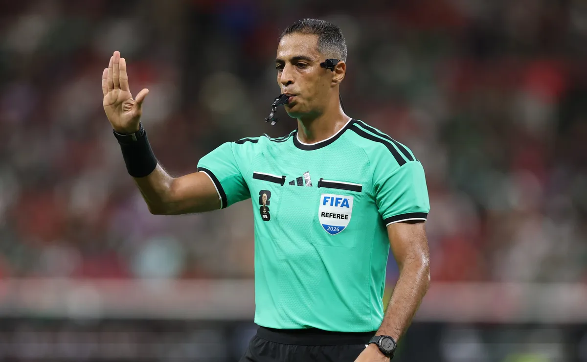 Fifa escala árbitro egípcio Amin Omar para Argentina x Áustria na Copa do Mundo