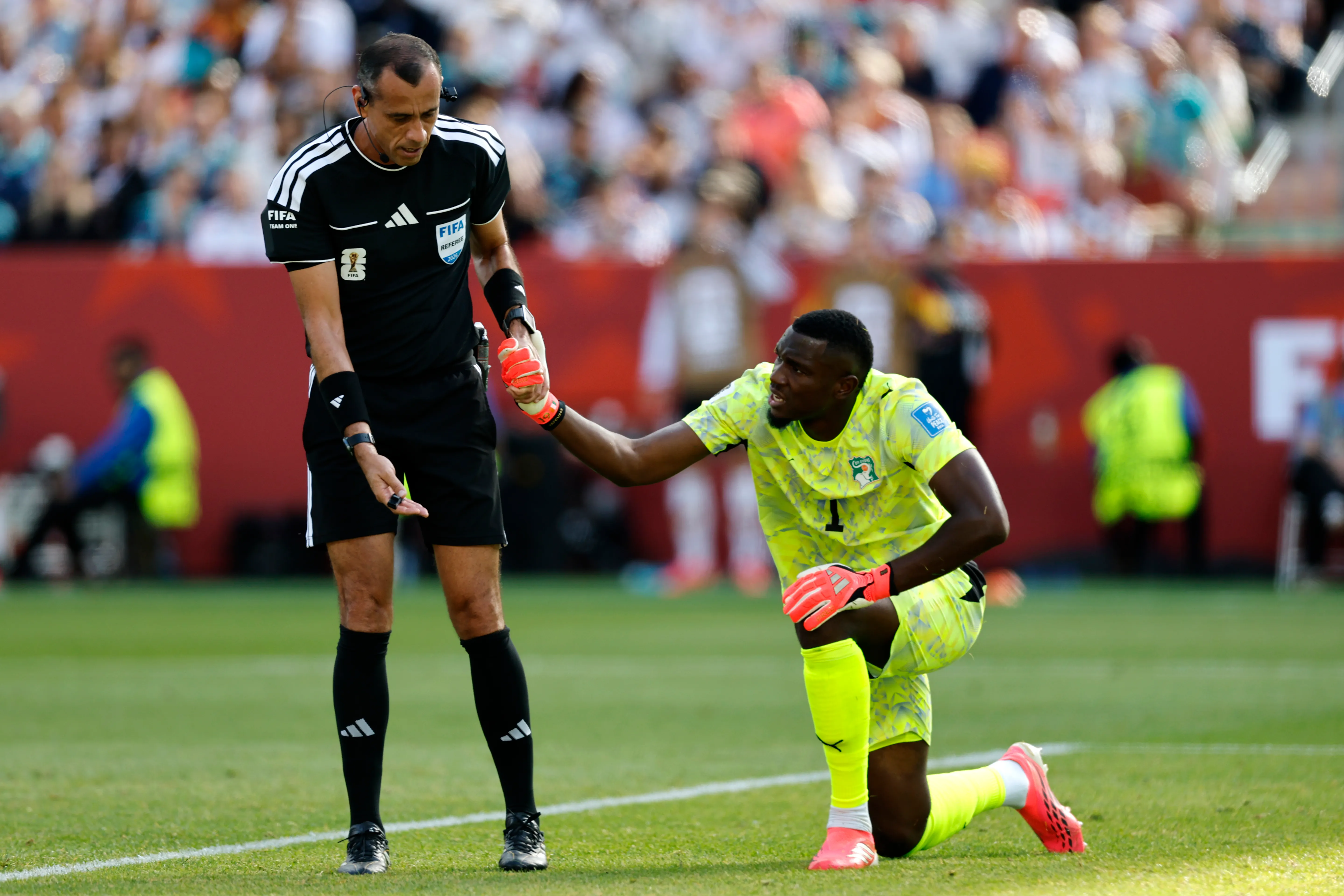 Fofana durante o jogo contra a Alemanha. Photo by Michael Reaves/Getty Images