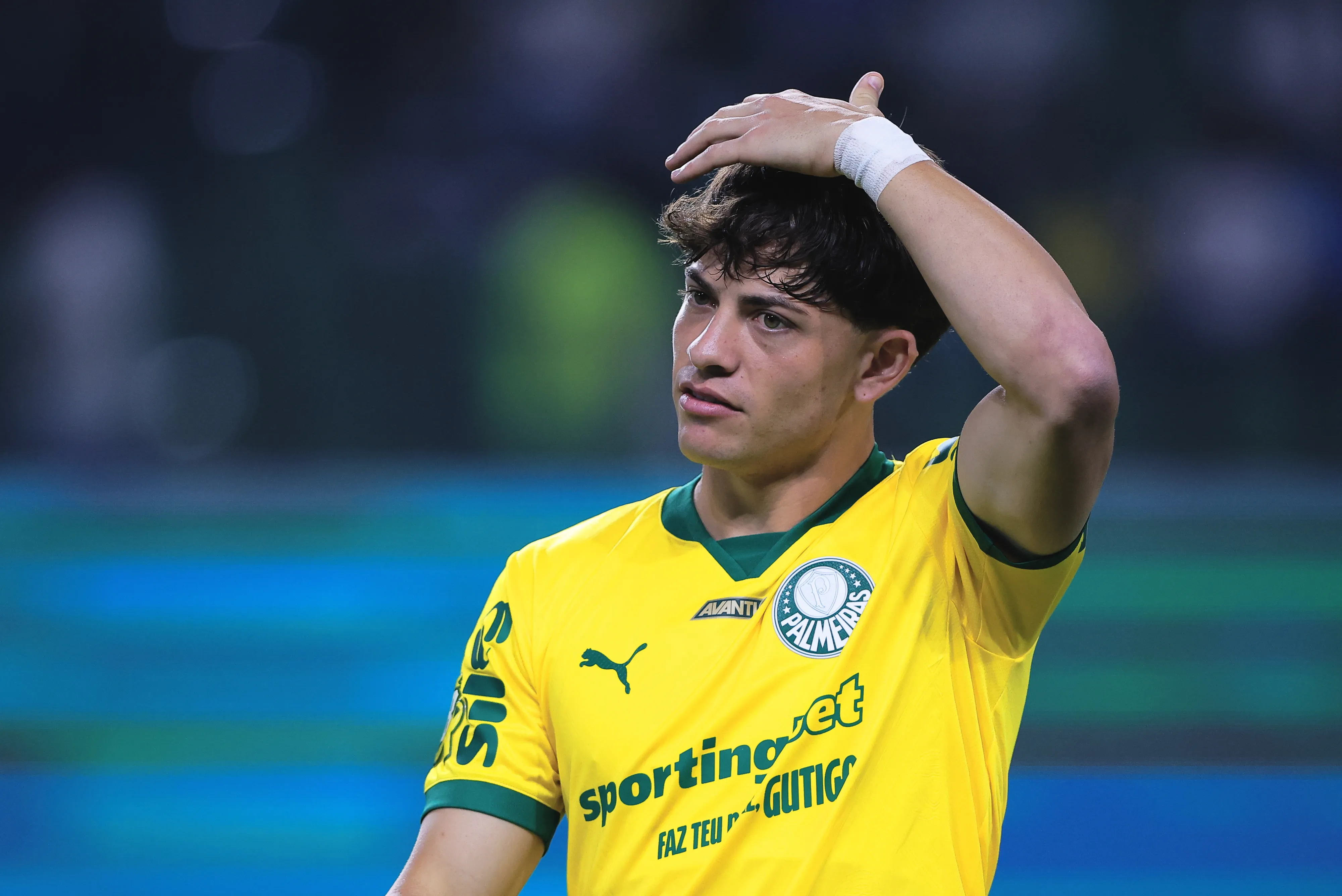 Giay segue com moral entre clubes da Europa. Foto: Ettore Chiereguini/AGIF