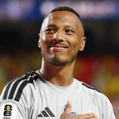 Eloy Room, goleiro de Curaçau, é eleito o melhor jogador em campo