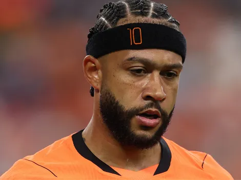 Depay ironiza críticas sobre forma física: "Estão sempre falando"