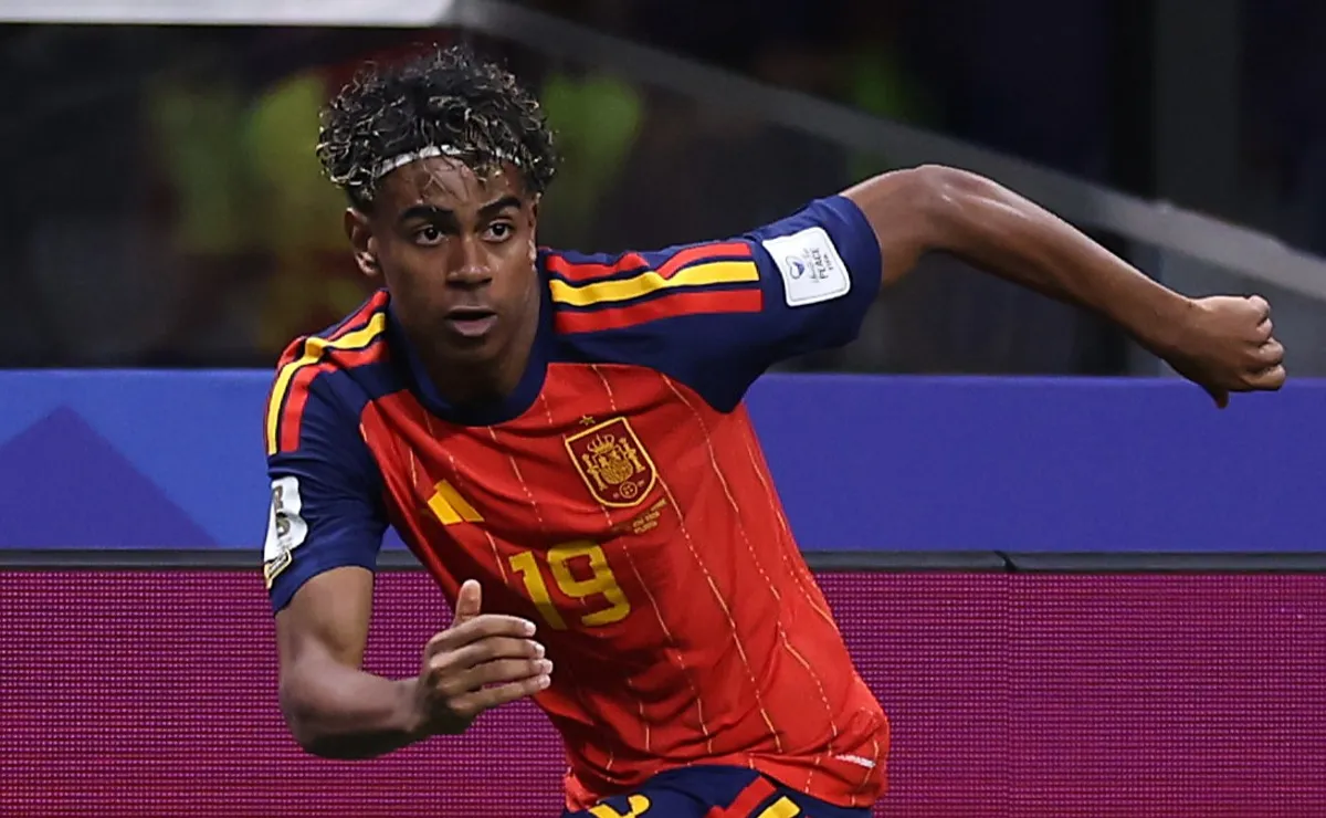 Luis de la Fuente exalta Lamine Yamal, reforça potencial do jogador, mas evita comparações com Messi