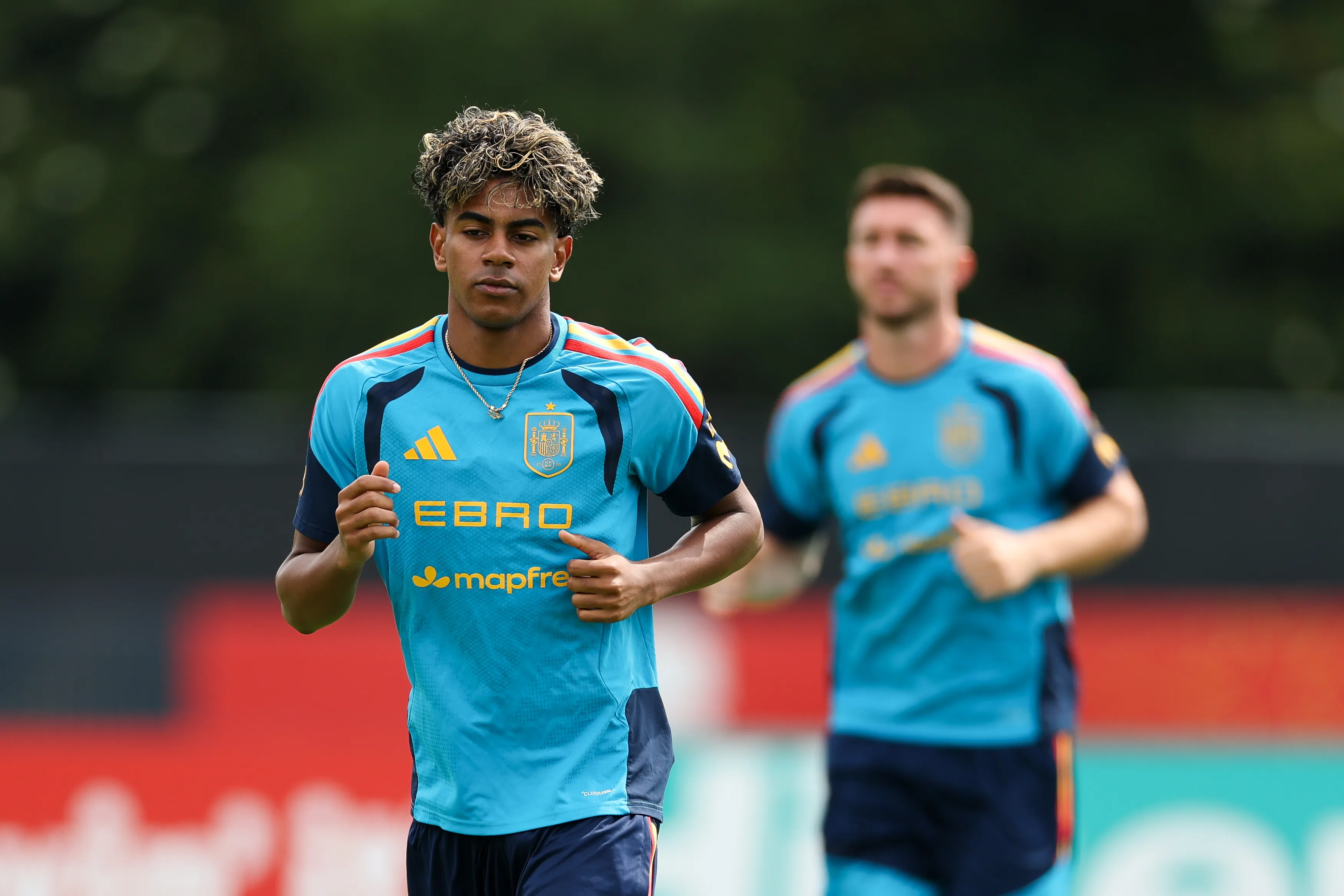 Lamine Yamal durante treino com a seleção espanhola. Foto: Florencia Tan Jun/Getty Images