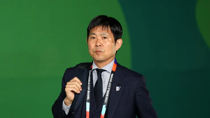 Moriyasu durante chegada da delegação japonesa ao estádio