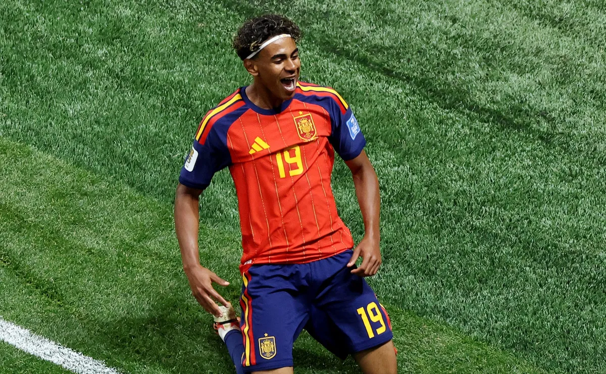 Lamine Yamal marca e Espanha goleia a Arábia Saudita na Copa do Mundo