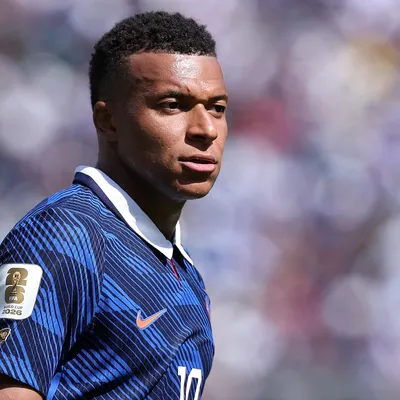 Mbappé define Messi como o melhor do mundo