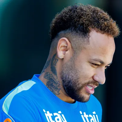 Hendry projeta duelo com Neymar em Brasil x Escócia