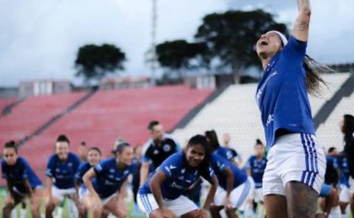 Byanca Brasil exalta trajetória no Cruzeiro e revela desejo de construir legado além dos gramados