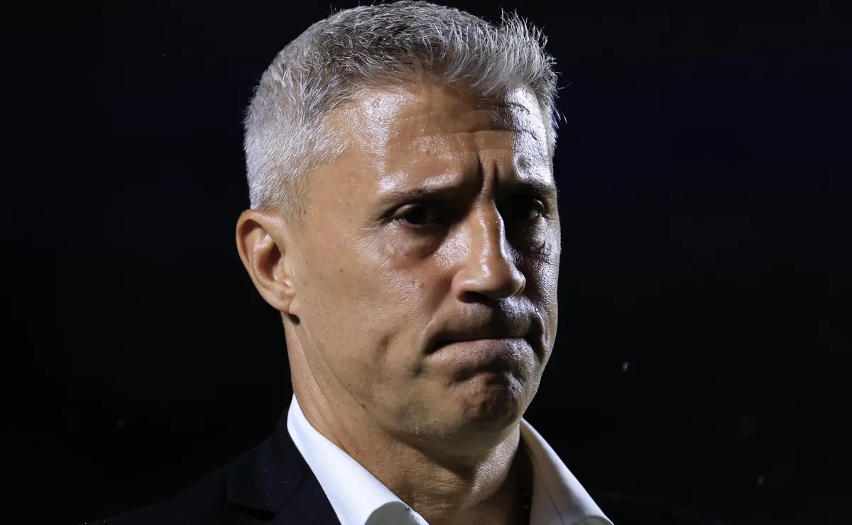 Vasco descarta Hernán Crespo e tenta acelerar busca por técnico estrangeiro durante a Copa