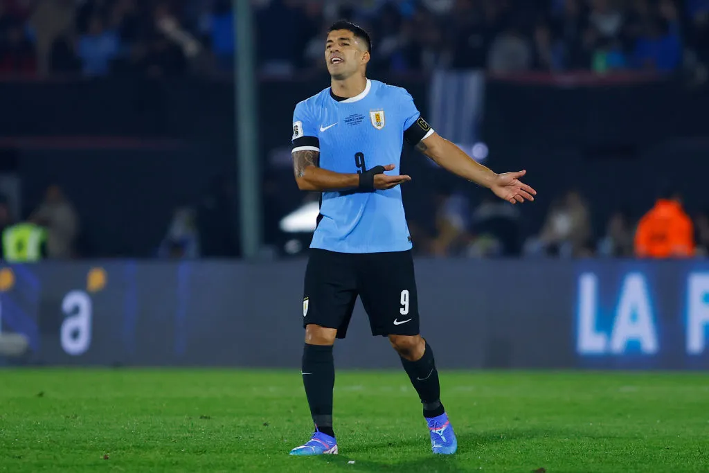 Luis Suárez atuando pelo Uruguai. (Photo by Ernesto Ryan/Getty Images)
