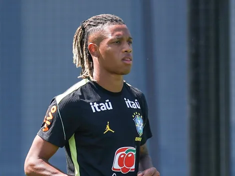 Palmeiras homenageia Danilo e aguarda definição do mercado