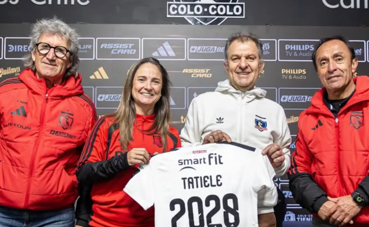 Brasileira Tatiele Silveira renova contrato com Colo-Colo, do Chile, até 2028