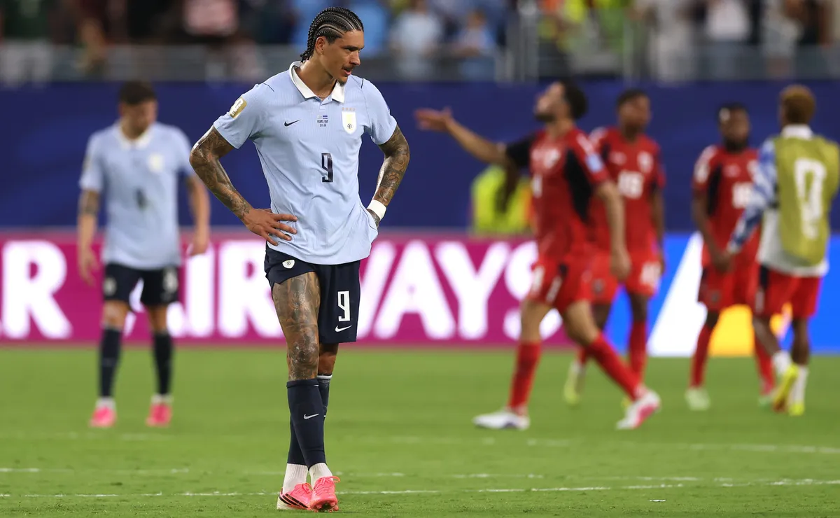 Sem Suárez em campo, Uruguai não vence um jogo de Copa do Mundo há incríveis 36 anos