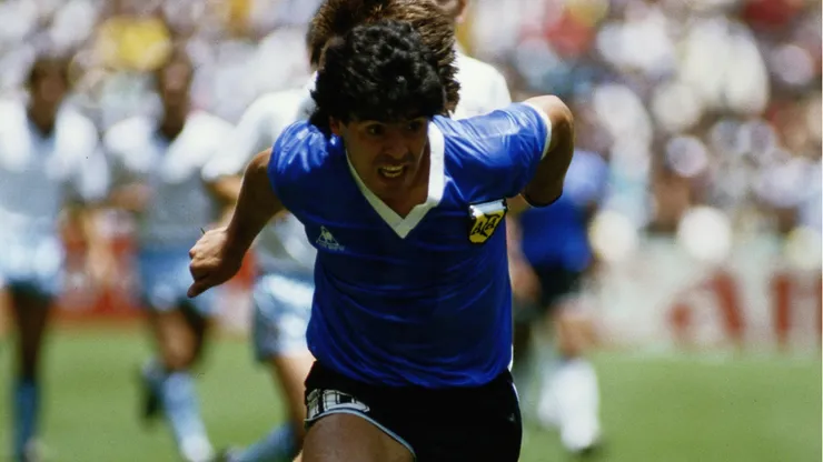 Maradona entrou para a história do futebol há 40 anos