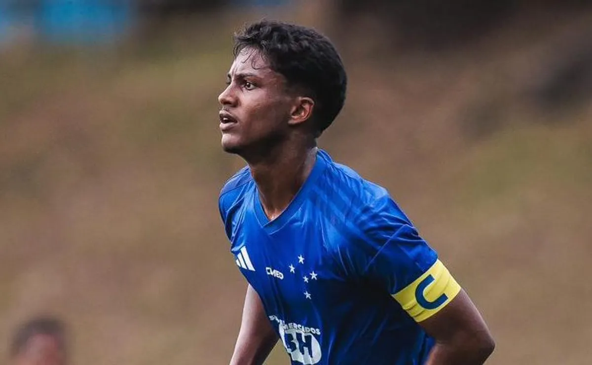 Ruan Índio atrai clubes da Europa e Cruzeiro pode negociar promessa da base de 19 anos