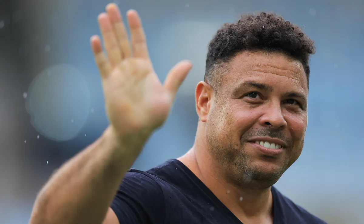 Ivan Zamorano elege Ronaldo como o melhor 9 de todos os tempos e exalta Neymar na Seleção Brasileira