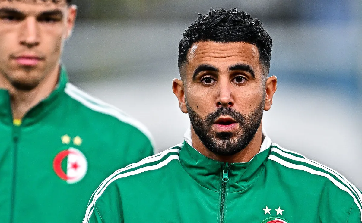 Com Mahrez titular, Argélia tem provável escalação com força máxima contra a Jordânia