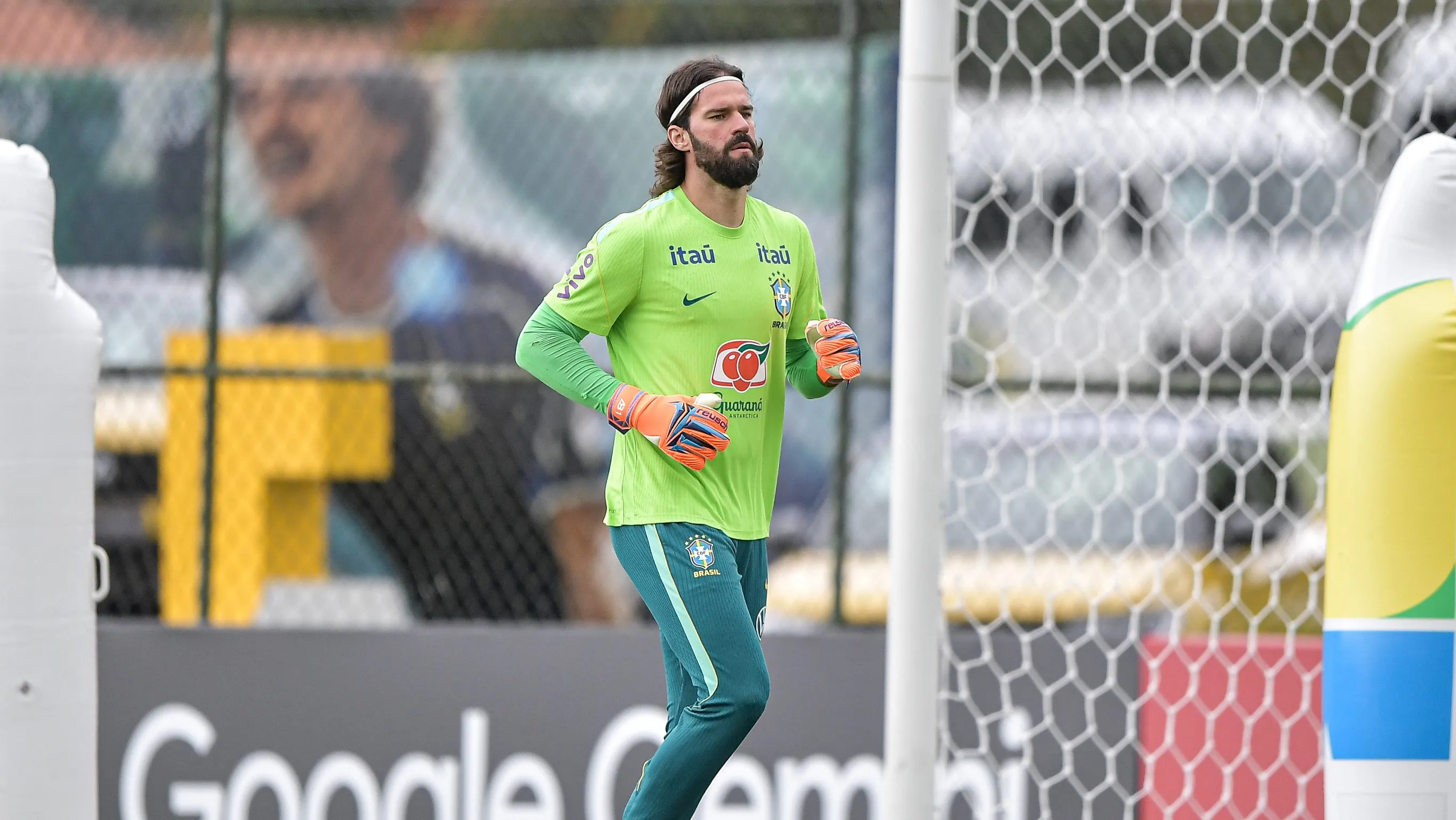 Alisson na Seleção. Foto: Thiago Ribeiro/AGIF
