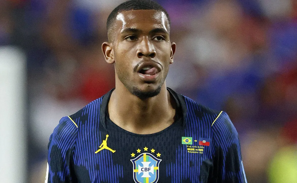 Romário aponta Rayan como substituto ideal de Raphinha na Seleção: “Eu colocaria”
