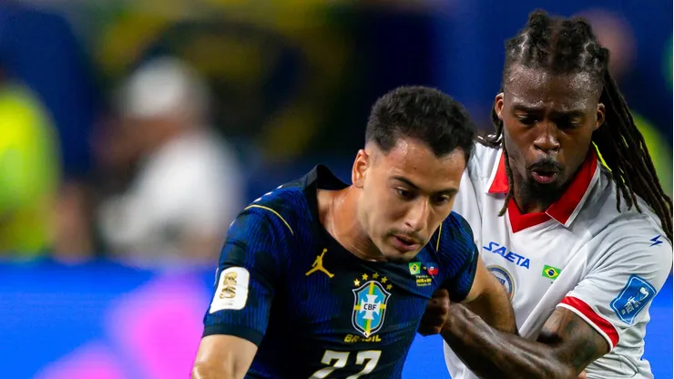 Martinelli em ação durante jogo com o Haiti.