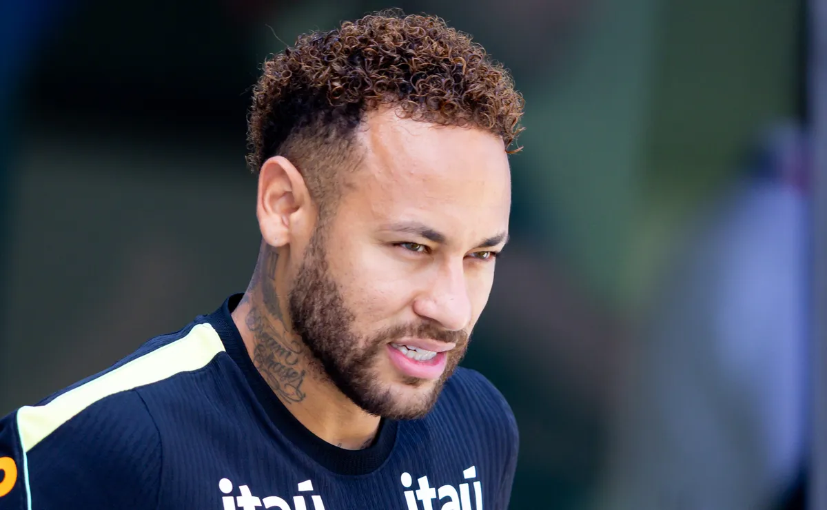 Neymar participa de treinos completos na Seleção Brasileira e fica perto de estrear na Copa do Mundo